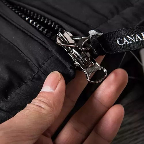 即刻開拍 兩色齊發(fā) 高密防水大鵝羽絨馬甲，功能性與工藝的完美結(jié)合